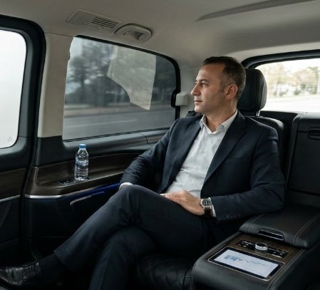 Smart Glass Technologie und absolute Privatsphäre bei VIP-Transfers